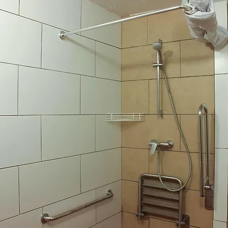 360 Hostel *
